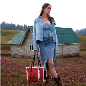 Cactus and red crossbody! New!